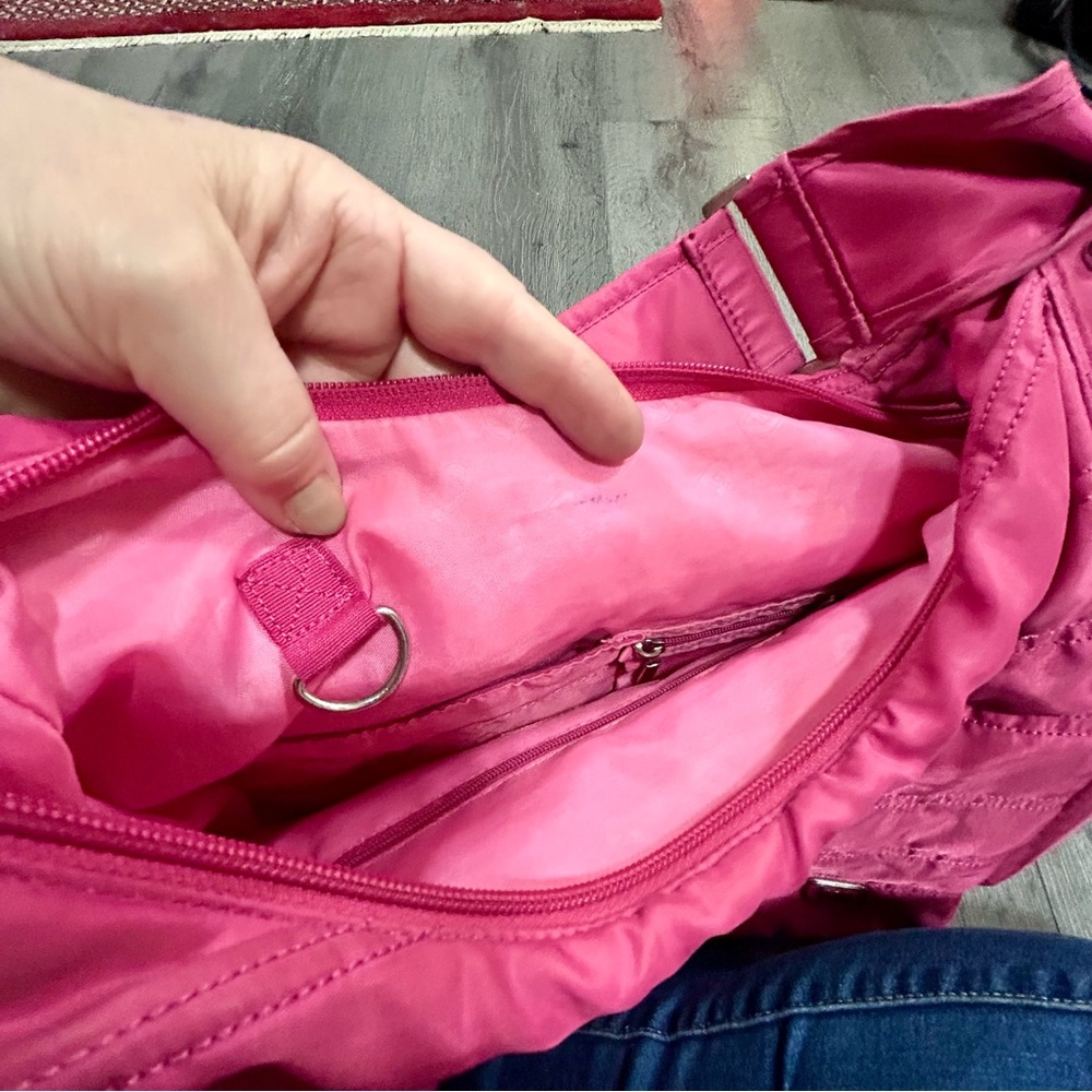LUG PINK RASPBERRY LARGE CABLE CAR SHOULDER BAG - Picture 5 of 11